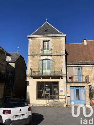 Immeuble à Salignac-Eyvigues (24590)