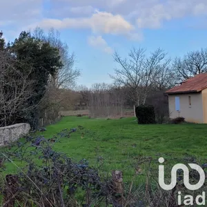 Terrain à bâtir à Gençay (86160)