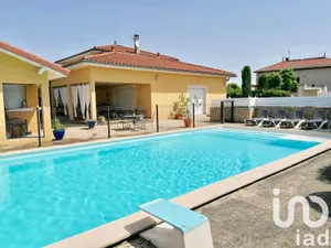 Architectural house at Chaponnay (69970)