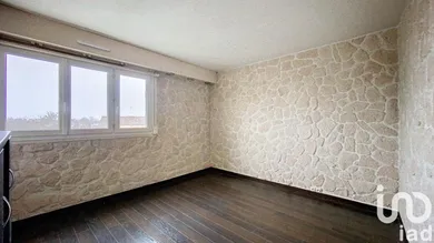Apartment in Chilly-Mazarin (91380)