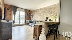 Appartement à CHARBONNIÈRES-LES-BAINS (69260)
