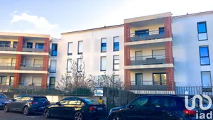 Apartment in RILLIEUX-LA-PAPE (69140)