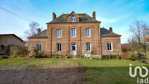Mansion at Mesnières-en-Bray (76270)