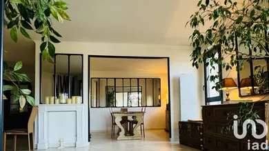 Apartment at Saint-Cloud (92210)