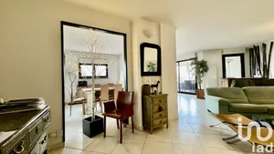 Apartment at Saint-Cloud (92210)