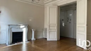Apartment in Paris (75011)
