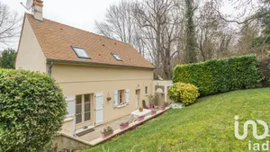 Traditional house at Vienne-en-Arthies (95510)