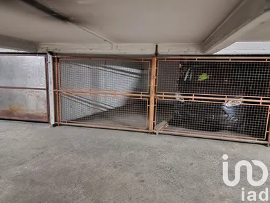 Parking à Paris (75015)