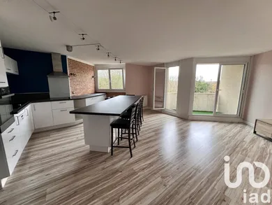 Appartement à MONTIGNY-LE-BRETONNEUX (78180)