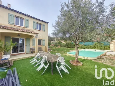 Traditional house at Cuers (83390)