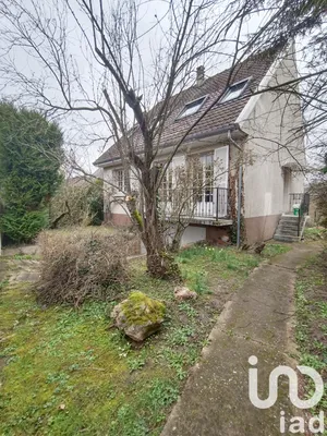 House at Osny (95520)