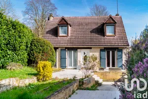 Traditional house at Auvers-sur-Oise (95430)
