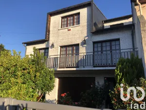 Traditional house at Ablon-sur-Seine (94480)