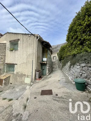 Maison de village à Coursegoules (06140)