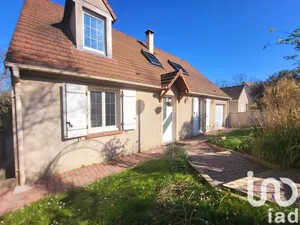 Maison traditionnelle à Méry-sur-Oise (95540)