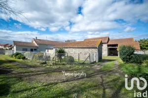 Traditional house at Bazet (65460)
