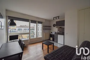 Studio at NANTERRE (92000)