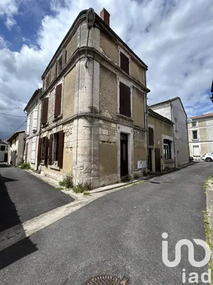 Townhouse at Ruelle-sur-Touvre (16600)