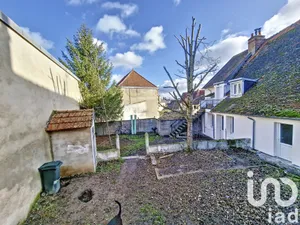 Building at VARENNES-SUR-ALLIER (03150)