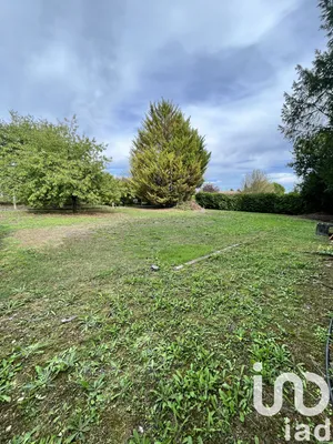 Terrain à bâtir à Vars (16330)