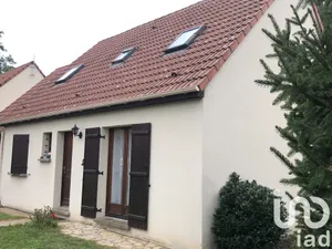 Maison traditionnelle à SAINT-PIERRE-LÈS-NEMOURS (77140)