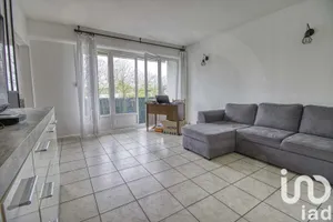 Apartment at Aubergenville (78410)