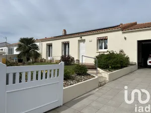House at Royan (17200)