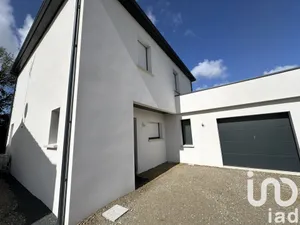 Architectural house at La Roche-sur-Yon (85000)