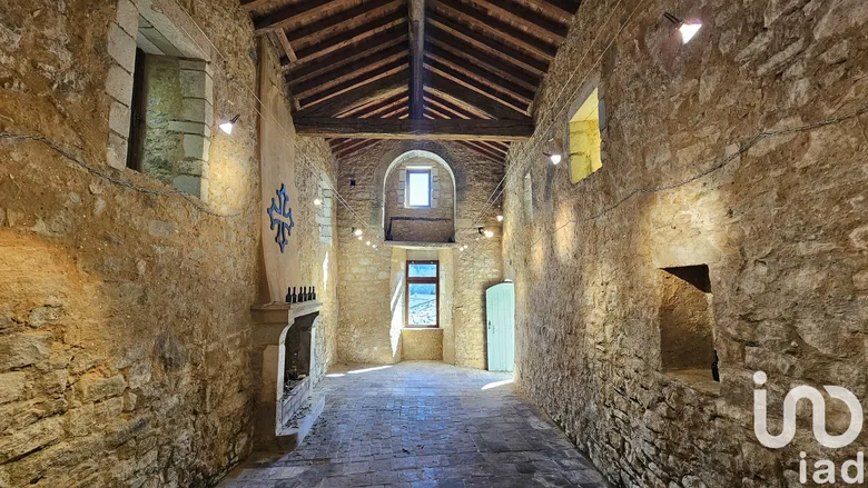 Maison 12 pièces 300 m² · à La Roque-sur-Cèze · 300 m² · 420 000 €
