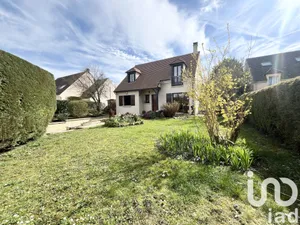Pavillon à Mandres-les-Roses (94520)