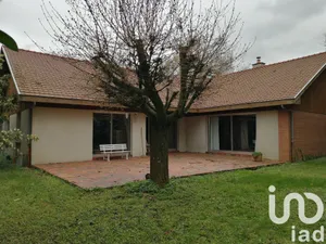 Architectural house in Meslay-du-Maine (53170)