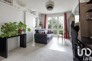 Apartment at Puteaux (92800)