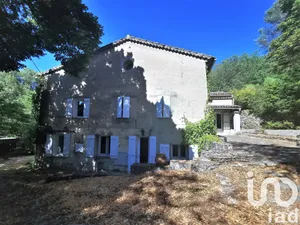 Maison à Saint-Zacharie (83640)