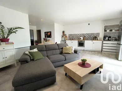 Immeuble à Saint-Laurent-de-Chamousset (69930)