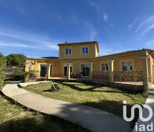 Traditional house at Creissan (34370)