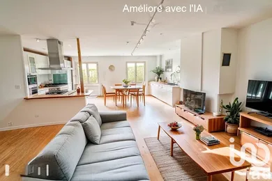 Traditional house at Mulsanne (72230)