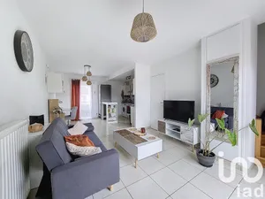 Duplex at Marolles-en-Hurepoix (91630)