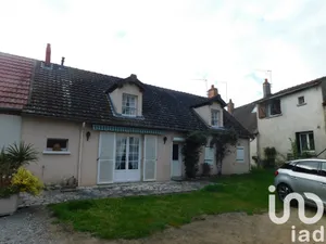 Traditional house at LAVAULT-SAINTE-ANNE (03100)