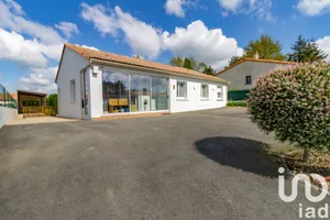 Maison traditionnelle à AIZENAY (85190)