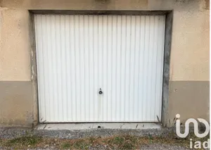 Parking à Peyrolles-en-Provence (13860)