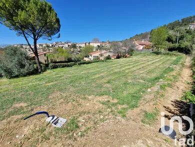 Terrain à bâtir à Varages (83670)