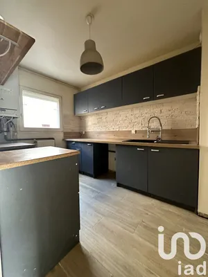 Apartment in Noisy-le-Grand (93160)