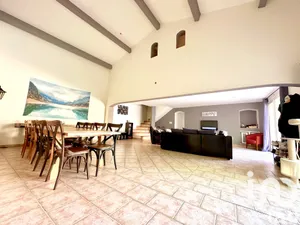 Mas at Camaret-sur-Aigues (84850)