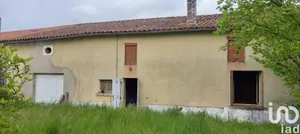 Longere at PRISSÉ-LA-CHARRIÈRE (79360)