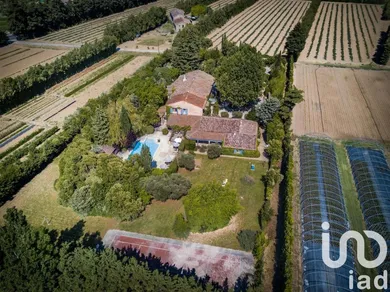 Mas at Robion (84440)