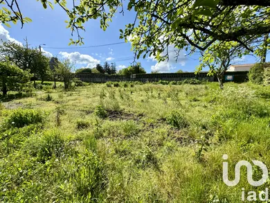 Building plot at LA CHAPELLE-SAINT-LAURENT (79430)