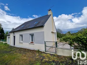 Traditional house at Saint-Broladre (35120)