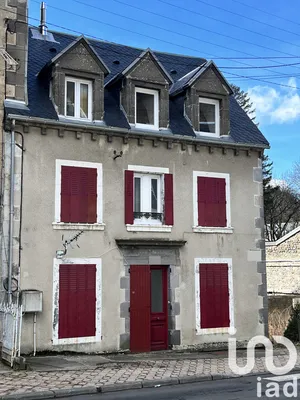 Immeuble à Mont-Dore (63240)