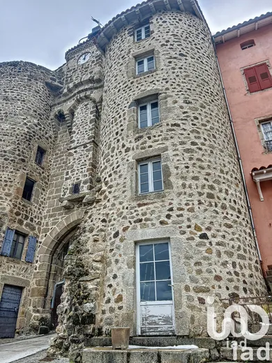 Immeuble à Allègre (43270)