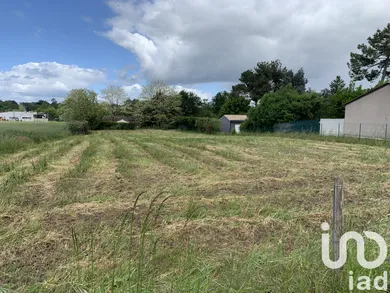 Terrain à bâtir à Saint-Denis-de-Pile (33910)